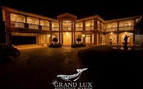 Grand Lux Boutique Manor